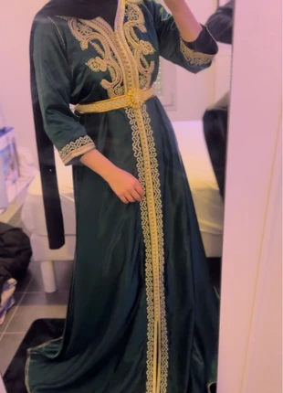Caftan vert satin, marque: Inconnu, état: Neuf sans étiquette, taille: Taille unique, 30,00 €, 32,20 € Protection acheteurs incluse