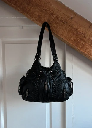 Sac noir style Y2K rock/goth – détails tressés & multi-poches – bandoulière incluse, brand: glowx, condizioni: Ottime, €26.90, €28.95 include la Protezione acquisti