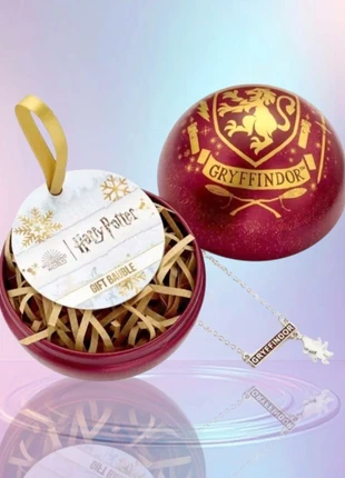 Boule de Noël officielle Harry Potter Gryffondor avec collier maison, brand: Harry Potter, condition: New with tags, €13.00, €14.35 includes Buyer Protection Pro