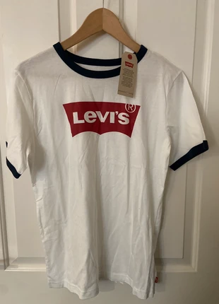 Vintage Levi’s T-Shirt, brand: Levi's, condition: New with tags, size: S / 8, £7.00, £8.05 includes Buyer Protection
