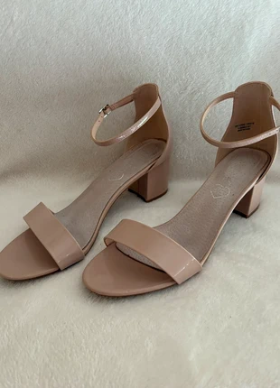 Chaussure à talon - Rose Poudré, marque: Primark, état: Bon état, taille: 42, 5,00 €, 5,95 € Protection acheteurs incluse