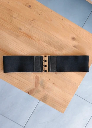 Zara ceinture large noire élastique, merk: Zara, staat: Goed, maat: 80 cm, € 2,50, € 3,33 inclusief Kopersbescherming