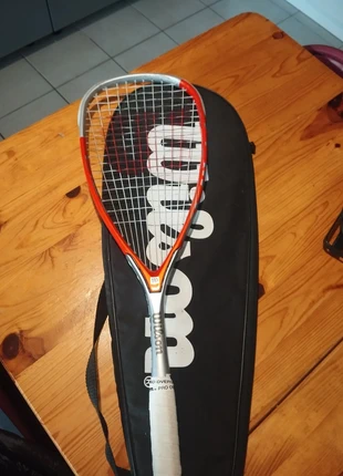 Raquette squash wilson, marque: Wilson, état: Bon état, 10,00 €, 11,20 € Protection acheteurs incluse