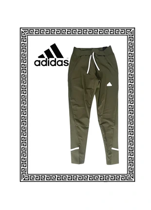 Talla XS. Pantalón Adidas “Designed 4 Gameday”, marque: adidas, état: Neuf avec étiquette, taille: XS, 25,00 €, 26,95 € Protection acheteurs incluse