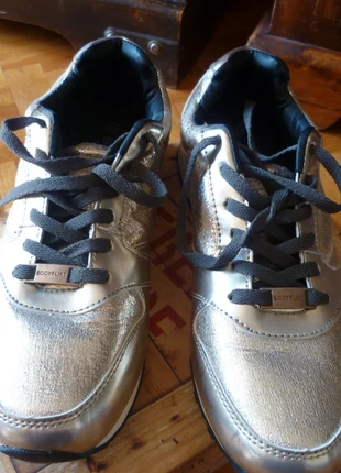 Baskets Sneakers dorées Neuves P.40 femme, marke: Bodyflirt, zustand: Neu, größe: 40, 15,00 €, 16,45 € inklusive Vinted-Käuferschutz