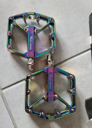 Grande et large Paire de pédales velo vtt antidérapantes neuves, marque: WestBiking, état: Très bon état, 29,00 €, 31,15 € Protection acheteurs incluse