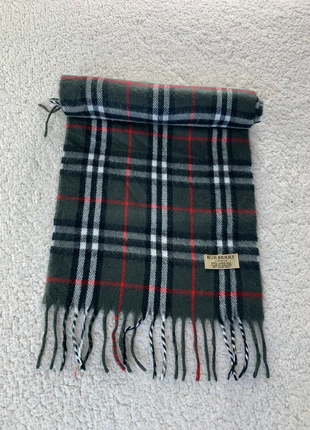 Échappe burberry 100% cachemir fabriqué en Grande Bretagne vintage y2k automne hiver, marque: Burberry, état: Très bon état, 49,90 €, 53,10 € Protection acheteurs incluse