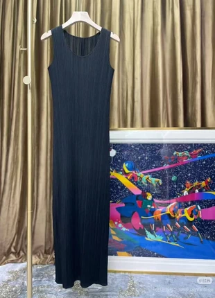 Issey Miyake Zwarte Jurk, merk: Pleats Please Issey Miyake, staat: Nieuw zonder prijskaartje, maat: M / 38 / 10, € 135,00, € 142,45 inclusief Kopersbescherming