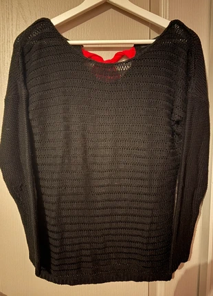 Pull noir avec noeud fuschia, marque: Mim, état: Très bon état, taille: L / 40 / 12, 5,00 €, 5,95 € Protection acheteurs incluse