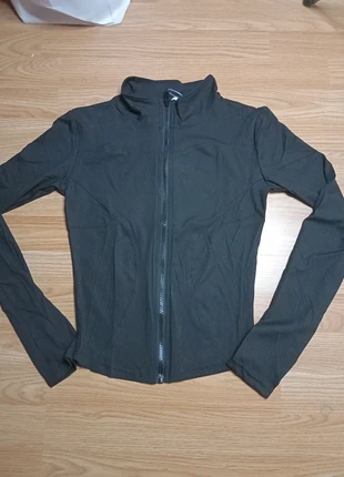 Veste Yoga Pilates neuf jamais portée-Taille M/L, brand: Tendance, condizioni: Ottime, taglia: M / IT 42 / EU 38, €10.00, €11.20 include la Protezione acquisti