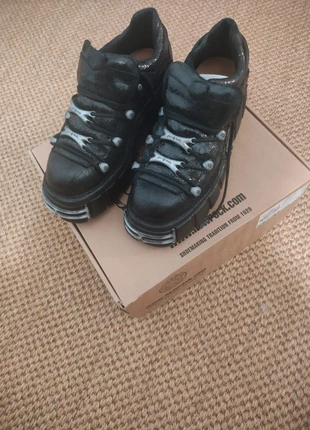 New Rock M-120N-C92, brand: New Rock, condizioni: Nuovo con cartellino, taglia: 43, €185.00, €194.95 include la Protezione acquisti