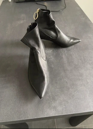 Stoere laarsjes met kittenheel H&M, merk: H&M, staat: Heel goed, maat: 40, € 12,50, € 13,83 inclusief Kopersbescherming