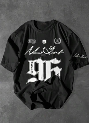 T-shirt à col rond avec imprimé minimaliste, merk: Vintage Dressing, staat: Nieuw zonder prijskaartje, maat: XL, € 10,00, € 11,20 inclusief Kopersbescherming