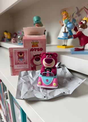 Figurine Pop Mart Officiel Disney/Pixar Toy Story Lotso Wondrous Rendez Vous, merk: POPMART, staat: Heel goed, maat: Universeel, € 18,00, € 19,60 inclusief Kopersbescherming