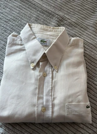 Chemise Lacoste logo brodée en très bon état taille L chemise 10, marque: Lacoste, état: Très bon état, taille: L, 16,00 €, 17,50 € Protection acheteurs incluse