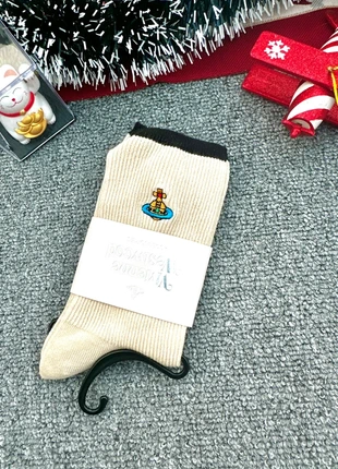 Chaussettes Vivienne Westwood – Beige uni bord noir – Made in Japan, marque: Vivienne Westwood, état: Très bon état, taille: Taille unique, 12,00 €, 13,30 € Protection acheteurs (Pro) incluse