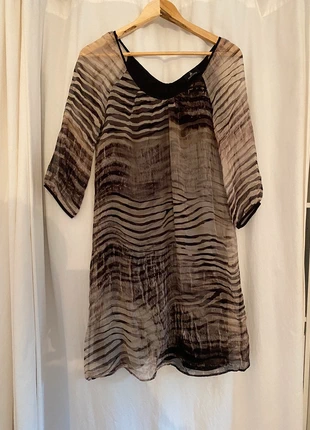 Robe courte imprimé marron One Step, marque: One step, état: Très bon état, taille: M / 38 / 10, 5,00 €, 5,95 € Protection acheteurs incluse