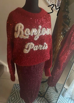 Red sequin jumper with Parisian vibes, brand: Made In Italy, condition: New with tags, size: One size, €28.00, €30.10 includes Buyer Protection