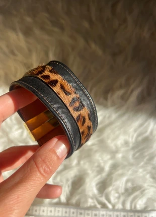 Bracelet manchette en cuir large léopard, marca: Fabrication Artisanale, estado: Novo sem etiquetas, €8.00, €9.10 inclui Proteção do Comprador