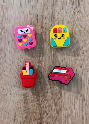 Breloques crocs, état: Très bon état, 2,00 €, 2,80 € Protection acheteurs incluse