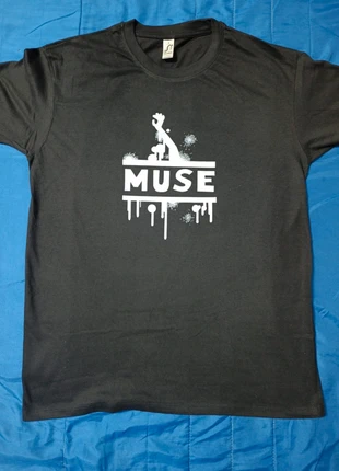Graphic-tee unisex logo Muse Band disponibile nelle taglie S-M-L-XL, marca: sol's, estado: Novo sem etiquetas, tamanho: M, €17.00, €18.55 inclui Proteção do Comprador