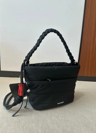 Sac Topologie noir matelassé / puffy bag topologye tendance, marque: Topologie, état: Neuf avec étiquette, 90,00 €, 95,20 € Protection acheteurs incluse