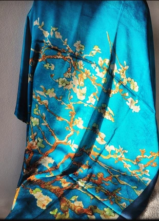 Élégance artistique façon Van Gogh – Écharpe satin bleu & or, merk: Unique, staat: Heel goed, € 13,30, € 14,67 inclusief Kopersbescherming Pro