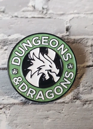 Pin's Émail "Dungeons & Dragons", brand: D&D, condition: Like new, €3.50, €4.38 includes Buyer Protection
