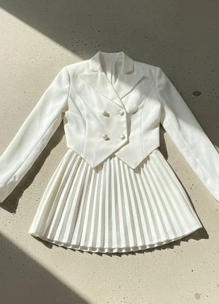 Ensemble blazer et robe plissée nude, marca: Calyone, estado: Muy bueno, tamaño: M / 38 / 10, 74,99 €, 79,44 € Protección al comprador incluida