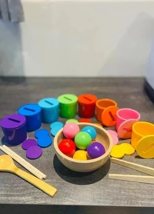 Tri couleur boîte à jetons motricités fine Montessori pince bol balles, marke: Montessori, zustand: Neu, mit Etikett, größe: 24–36 Monate / 92, 24,90 €, 26,85 € beinhaltet Vinted-Käuferschutz Pro