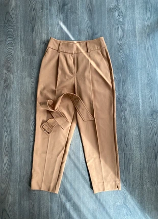 Pantalon beige Primark taille 36 coupe chic avec ceinture amovible, marque: Primark, état: Très bon état, taille: S / 36 / 8, 7,00 €, 8,05 € Protection acheteurs incluse