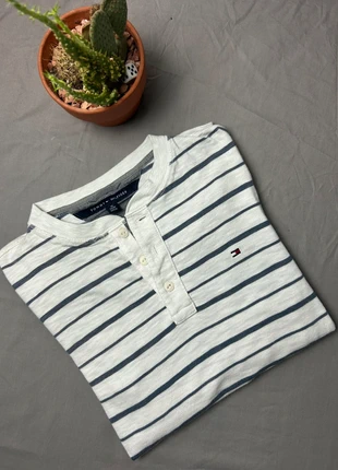 Polo Tommy Hilfiger Blanc à Rayure Grise XS, marque: Tommy Hilfiger, état: Bon état, taille: XS, 14,00 €, 15,40 € Protection acheteurs incluse