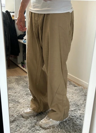 Jean Carhartt beige oversize W46 L30 (US) / FR 58 – Bon état, marca: Carhartt, estado: Bom, tamanho: PT 56 | W46, €29.99, €32.19 inclui Proteção do Comprador