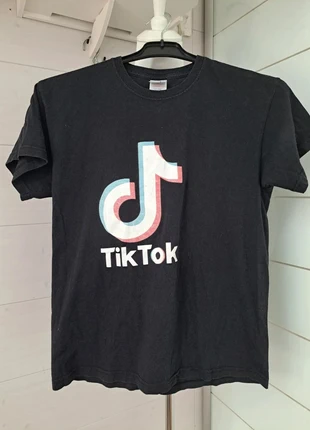 Tee shirt tik tok 12 ans, brand: tik tok, condizioni: Ottime, taglia: 12 anni / 152 cm, €5.99, €6.99 include la Protezione acquisti