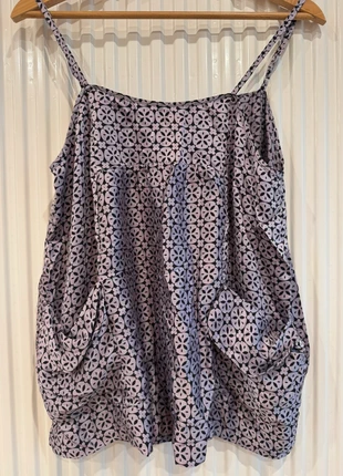 Top en satin fluide, brand: Maje, condizioni: Ottime, taglia: S / IT 40 / EU 36, €18.00, €19.60 include la Protezione acquisti