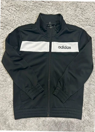 Veste Adidas enfant 5-6 ans 116 cm – noire avec bande blanche et logo, marca: adidas, estado: Muito bom, tamanho: 5 anos / 110 cm, €6.99, €8.04 inclui Proteção do Comprador