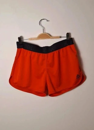 Short court Reebok rouge et noir Taille XS, marque: Reebok, état: Très bon état, taille: XS / 34 / 6, 8,00 €, 9,10 € Protection acheteurs (Pro) incluse
