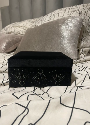 Boîte à bijoux noir et or velours, brand: My Little Box, condizioni: Ottime, €4.00, €4.90 include la Protezione acquisti