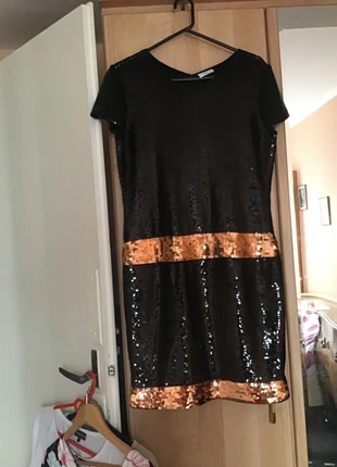 Robe de fêtes.Entièrement sequins.Neuve.Jamais porté., marque: Elégance, état: Neuf sans étiquette, taille: XL / 42 / 14, 55,00 €, 58,45 € Protection acheteurs incluse