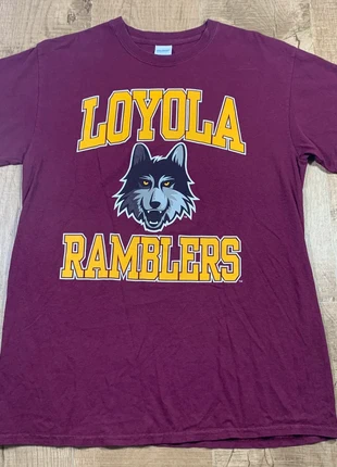 Teeshirt / Loyola Ramblers (Gildan) / M / 47×71cm / Howl with the pack / 0536, marque: Gildan, état: Bon état, taille: M, 5,00 €, 5,95 € Protection acheteurs (Pro) incluse