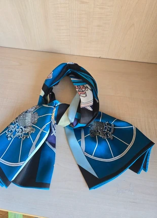 Foulard en soie carré de 90 cm NEUF, condizioni: Nuovo senza cartellino, €25.00, €26.95 include la Protezione acquisti