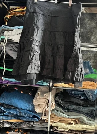 Jupe noir a volant vintage taille XS, marque: Vintage Dressing, état: Très bon état, taille: XS / 34 / 6, 6,00 €, 7,00 € Protection acheteurs incluse