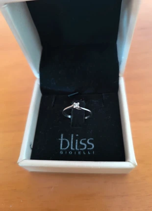 Bliss Anello oro bianco 18 kt con diamante 0.01 taglia 9, marca: Bliss, estado: Novo com etiquetas, tamanho: 15,7 mm Ø / 9,5, €249.00, €262.15 inclui Proteção do Comprador