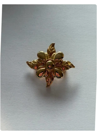 Broche fleur en métal doré, état: Très bon état, 12,00 €, 13,30 € Protection acheteurs incluse