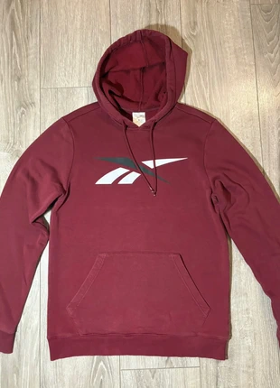 Sweat à capuche Reebok bordeaux taille S – logo moderne, coupe confortable et tendance, marque: Reebok, état: Très bon état, taille: S, 15,00 €, 16,45 € Protection acheteurs incluse