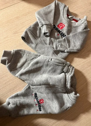 Ensemble de jogging taille 12 mois, brand: Redskins, condizioni: Ottime, taglia: 12-18 mesi / 80 cm, €9.00, €10.15 include la Protezione acquisti