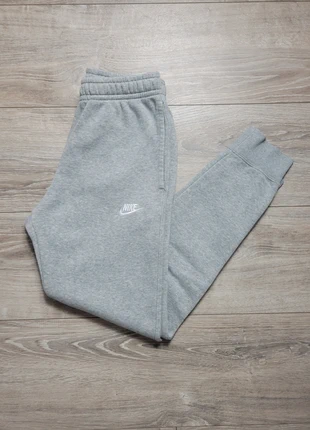 jogging / pantalon nike club gris clair logo blanc brodé taille XS homme - SKU 540, brand: Nike, condizioni: Ottime, taglia: XS, €27.99, €30.09 include la Protezione acquisti Pro