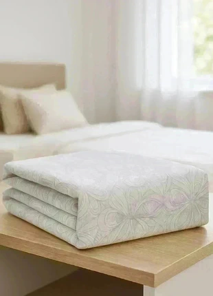 Drap housse lit une place, marque: Auchan, état: Très bon état, taille: Simple (135-150 cm x 200-220 cm), 5,00 €, 5,95 € Protection acheteurs incluse