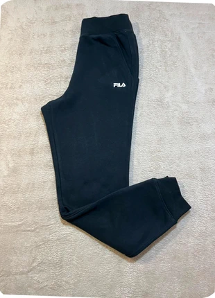 Jogging FILA noir – Taille S, brand: FILA, condizioni: Ottime, taglia: S, €6.00, €7.00 include la Protezione acquisti