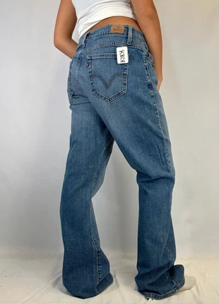 K828 Jean Levi’s Femme Low Rise Bootcut 529, merk: Levi's, staat: Heel goed, maat: L / 40 / 12, € 29,99, € 32,19 inclusief Kopersbescherming Pro